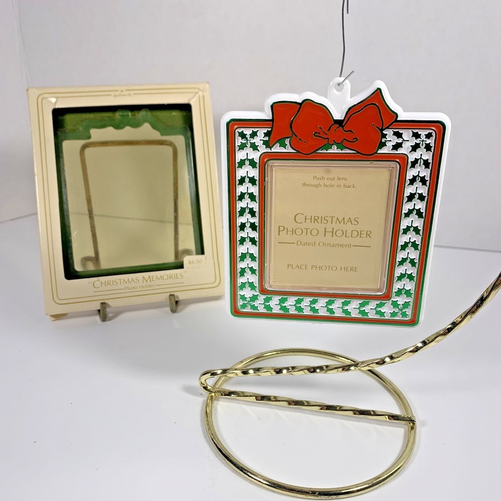 Hallmark Vintage 1982 Christmas Memories‎ Photo Holder ornament NIB